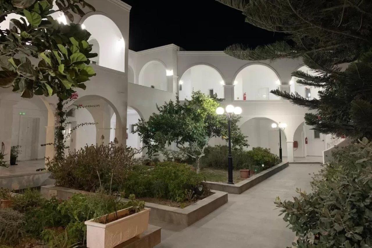 Otel Lodos Karterados (Santorini)