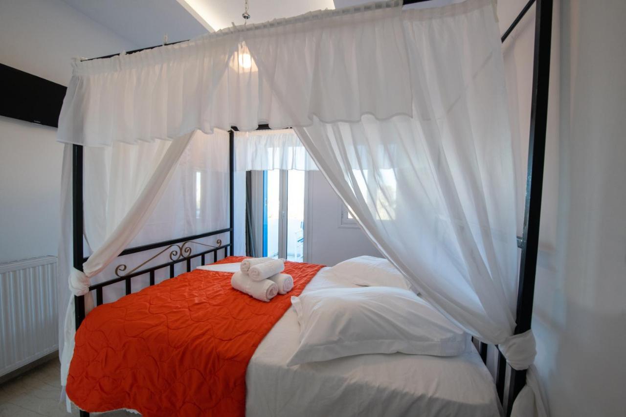 Lodos Otel Karterados (Santorini)