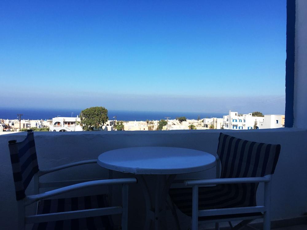 Lodos Otel Karterados (Santorini)