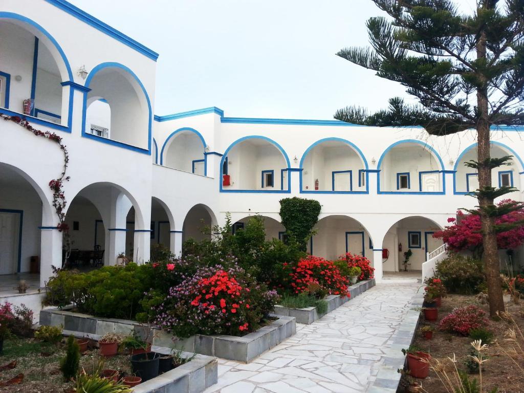 Lodos Otel Karterados (Santorini)